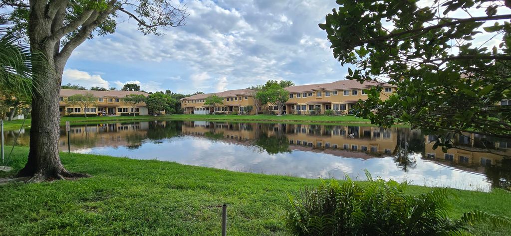 4305 Coventry Pointe Way, Lake Worth, FL 33461