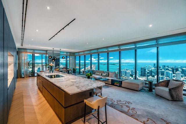 300 N Biscayne Boulevard 7803, Miami, FL 33132