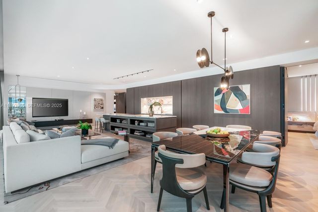 300 N Biscayne Boulevard 7803, Miami, FL 33132