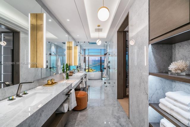 300 N Biscayne Boulevard 7803, Miami, FL 33132