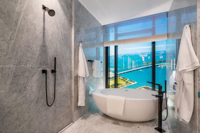 300 N Biscayne Boulevard 7803, Miami, FL 33132