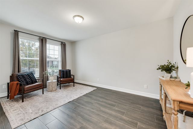 924 Crest Breeze Drive, Fort Worth, TX 76052