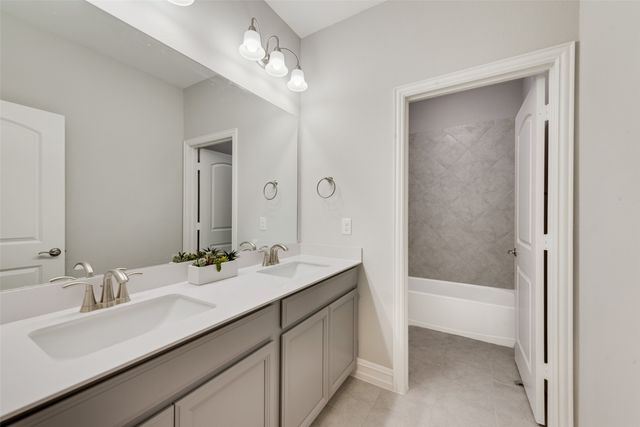 924 Crest Breeze Drive, Fort Worth, TX 76052