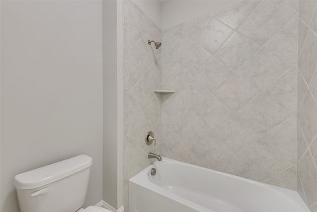 924 Crest Breeze Drive, Fort Worth, TX 76052