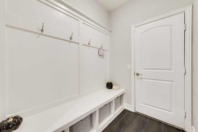 924 Crest Breeze Drive, Fort Worth, TX 76052