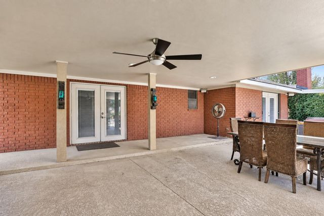1300 Smith Road, Huffman, TX 77336