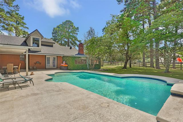 1300 Smith Road, Huffman, TX 77336