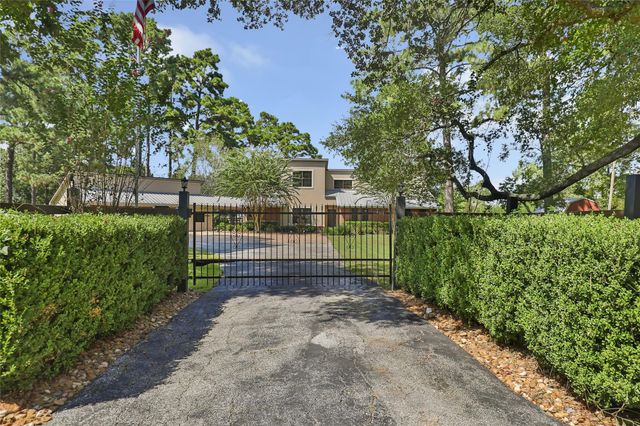 1300 Smith Road, Huffman, TX 77336