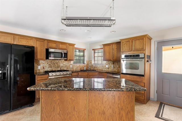 1300 Smith Road, Huffman, TX 77336