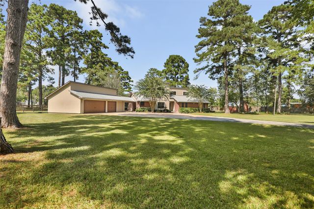 1300 Smith Road, Huffman, TX 77336