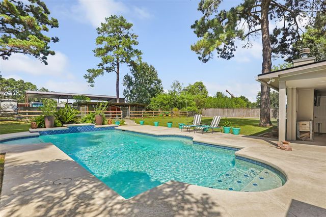 1300 Smith Road, Huffman, TX 77336