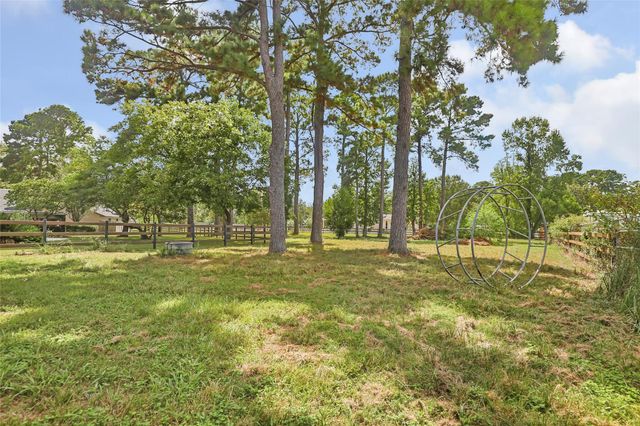 1300 Smith Road, Huffman, TX 77336