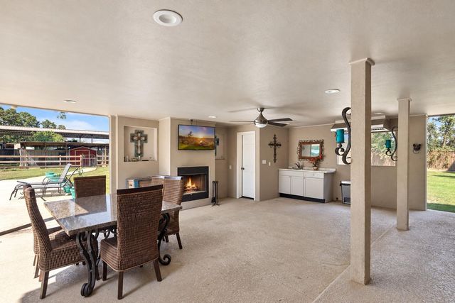 1300 Smith Road, Huffman, TX 77336