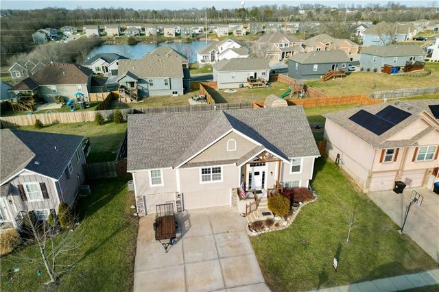 507 Tall Grass Drive, Pleasant Hill, MO 64080