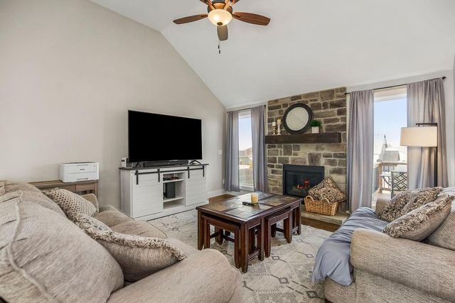 507 Tall Grass Drive, Pleasant Hill, MO 64080