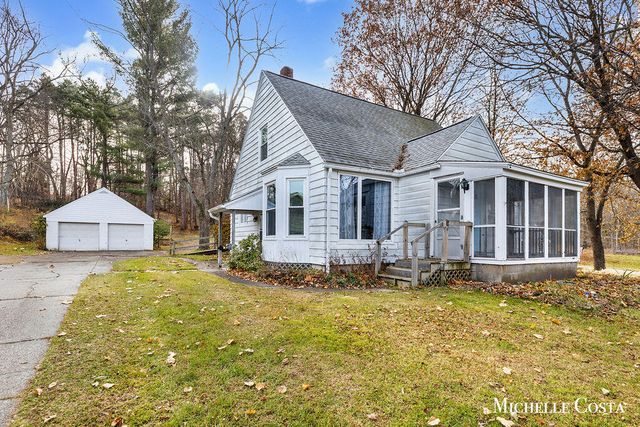 13100 Grand River Drive SE, Lowell, MI 49331