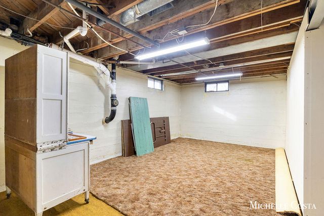 13100 Grand River Drive SE, Lowell, MI 49331