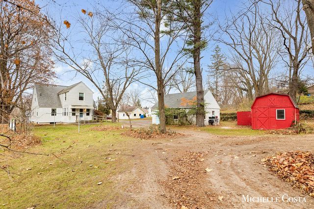 13100 Grand River Drive SE, Lowell, MI 49331