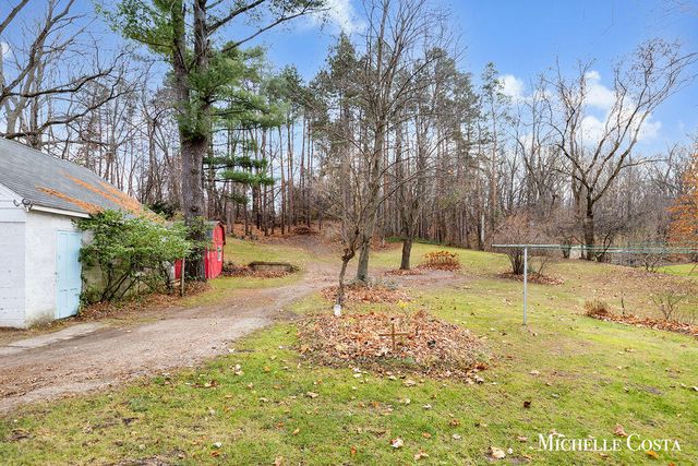 13100 Grand River Drive SE, Lowell, MI 49331
