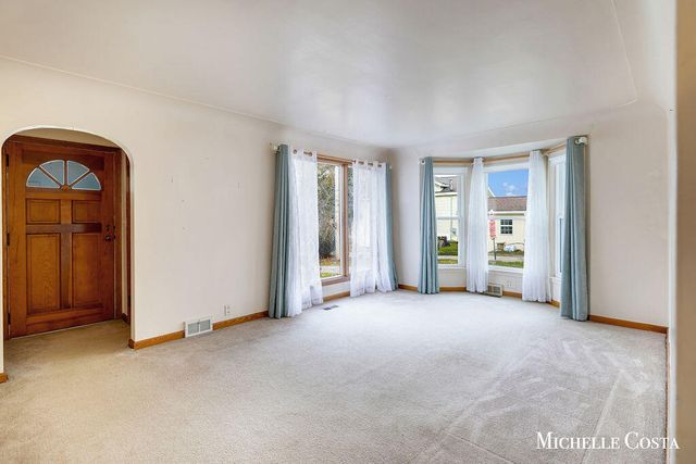 13100 Grand River Drive SE, Lowell, MI 49331