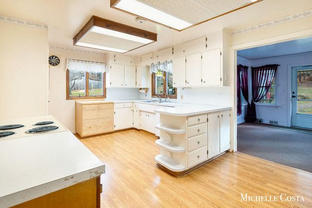 13100 Grand River Drive SE, Lowell, MI 49331