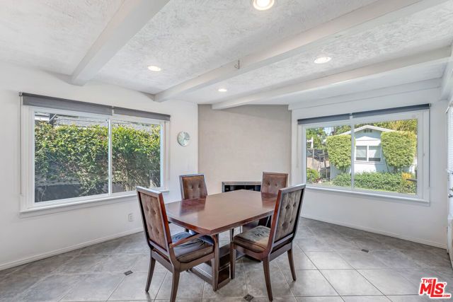 6626 Burnet Avenue, Van Nuys (los Angeles), CA 91405