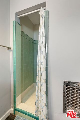 6626 Burnet Avenue, Van Nuys (los Angeles), CA 91405