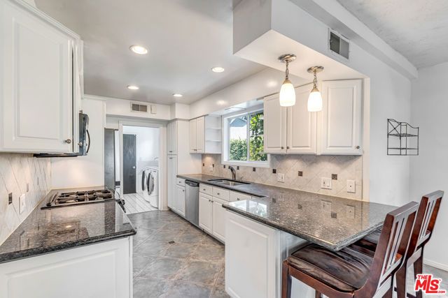 6626 Burnet Avenue, Van Nuys (los Angeles), CA 91405
