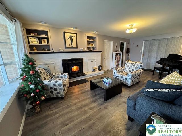 6560 Fernwood Drive, Upper Saucon Twp, PA 18036