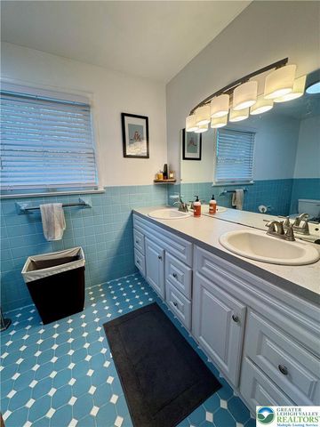 6560 Fernwood Drive, Upper Saucon Twp, PA 18036