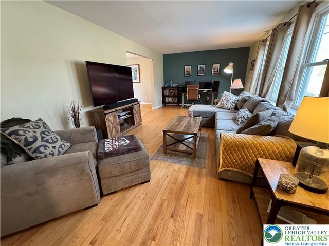 6560 Fernwood Drive, Upper Saucon Twp, PA 18036