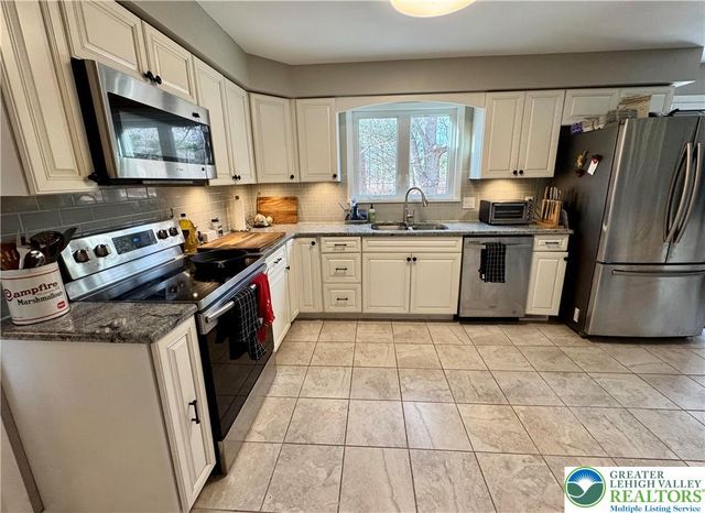 6560 Fernwood Drive, Upper Saucon Twp, PA 18036