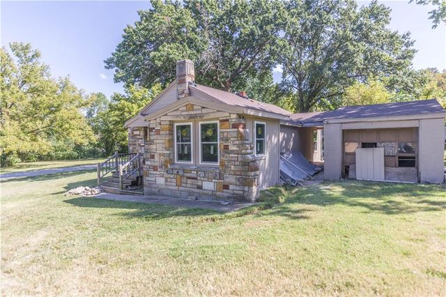 4415 August Lane, Kansas City, KS 66106