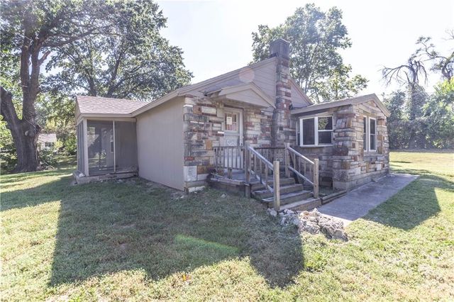 4415 August Lane, Kansas City, KS 66106