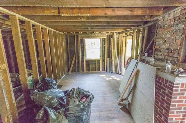 4415 August Lane, Kansas City, KS 66106