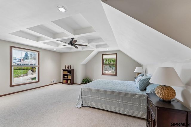 12611 Schroeder Circle, Omaha, NE 68137