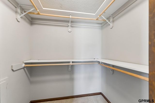 12611 Schroeder Circle, Omaha, NE 68137