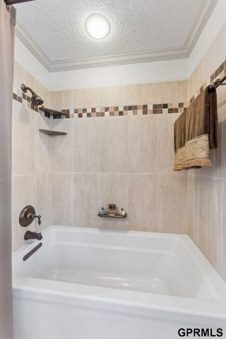12611 Schroeder Circle, Omaha, NE 68137