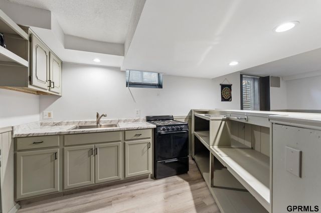 12611 Schroeder Circle, Omaha, NE 68137