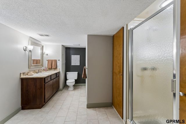 12611 Schroeder Circle, Omaha, NE 68137