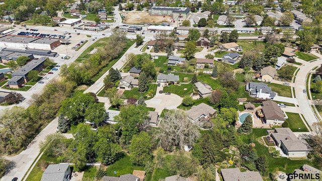 12611 Schroeder Circle, Omaha, NE 68137