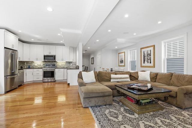 20 Winfield St 1, Boston, MA 02127