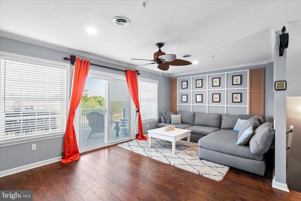 Image 12 of property listing at 121 70TH ST #4, Ocean City, MD 21842