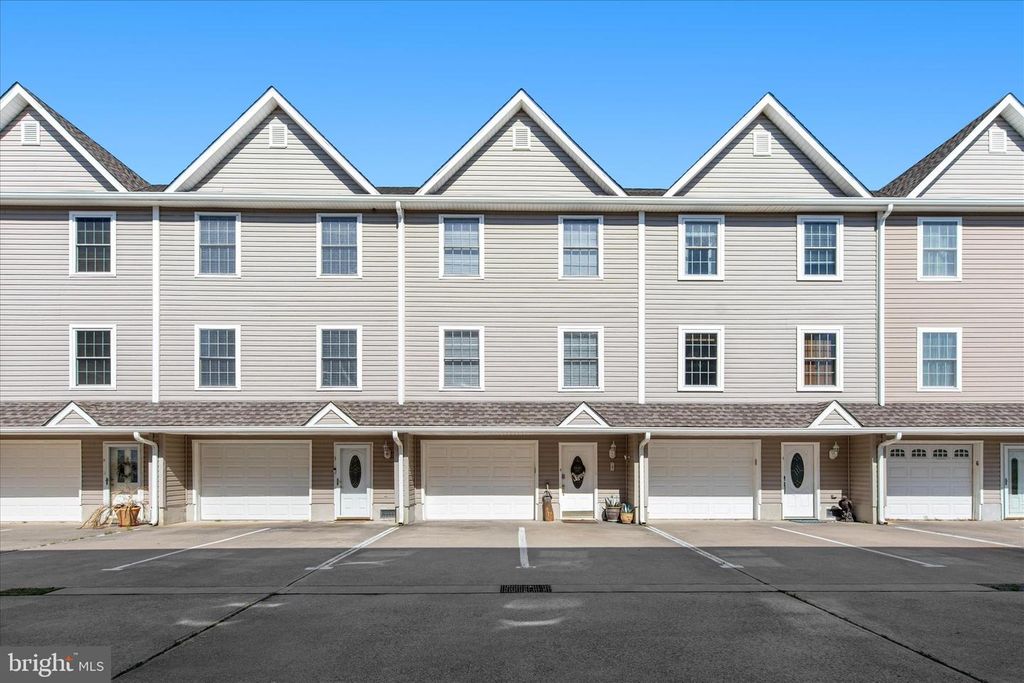 Image 14 of property listing at 121 70TH ST #4, Ocean City, MD 21842
