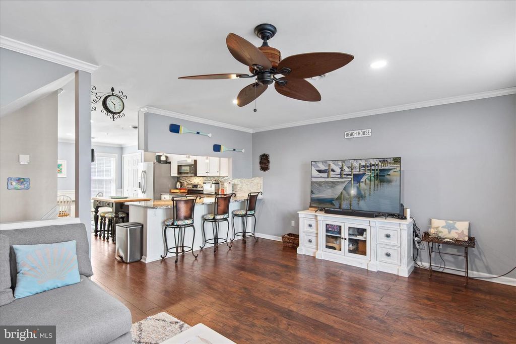 Image 16 of property listing at 121 70TH ST #4, Ocean City, MD 21842