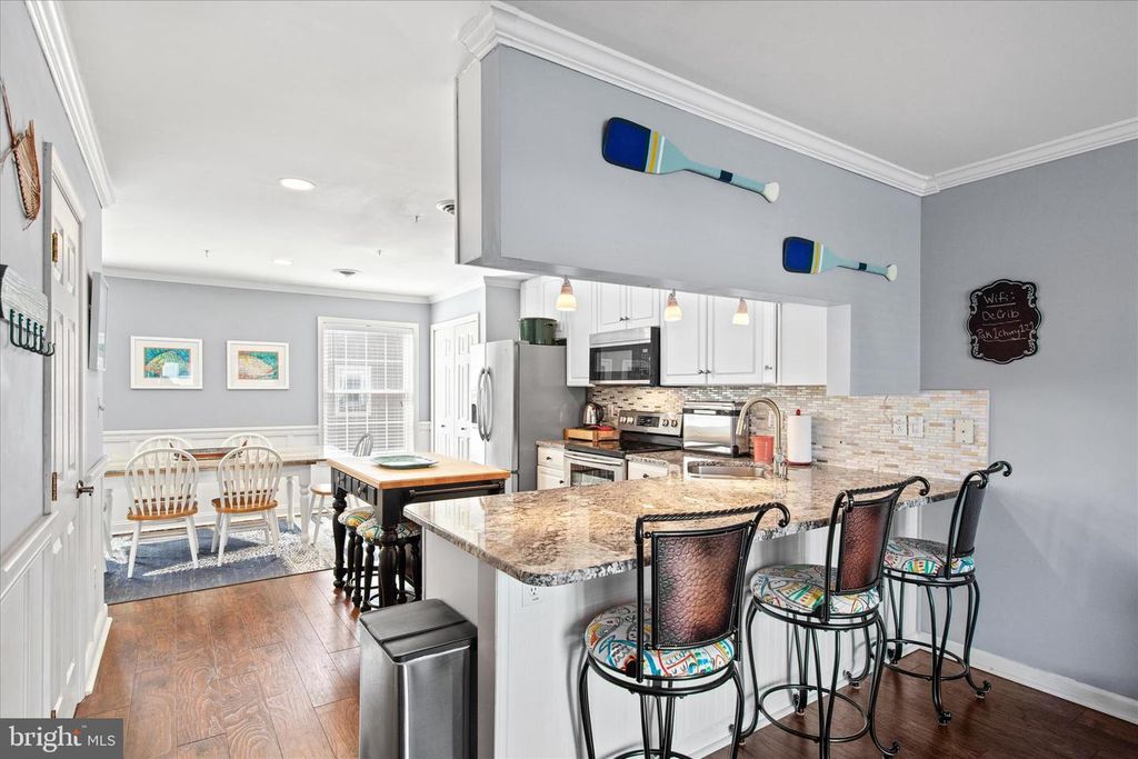 Image 17 of property listing at 121 70TH ST #4, Ocean City, MD 21842