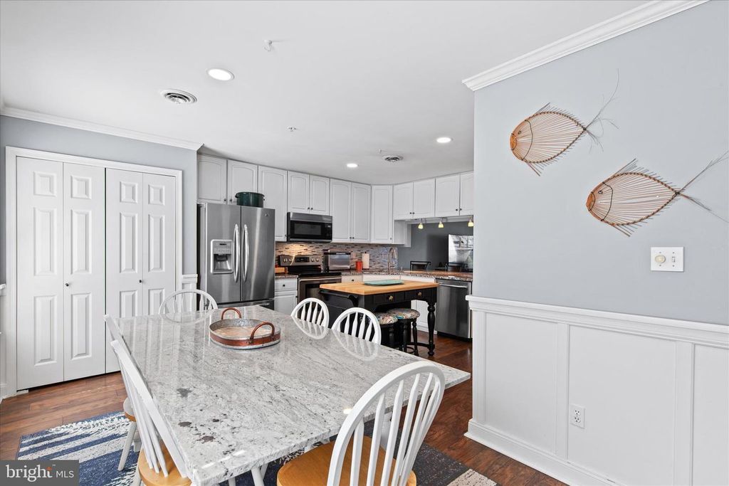 Image 20 of property listing at 121 70TH ST #4, Ocean City, MD 21842