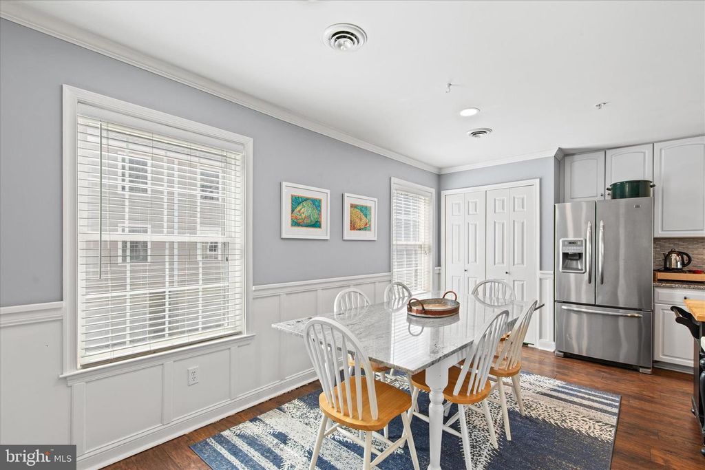 Image 21 of property listing at 121 70TH ST #4, Ocean City, MD 21842