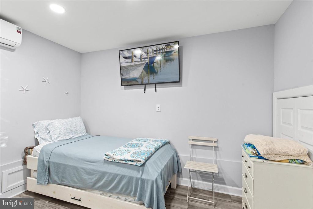 Image 31 of property listing at 121 70TH ST #4, Ocean City, MD 21842