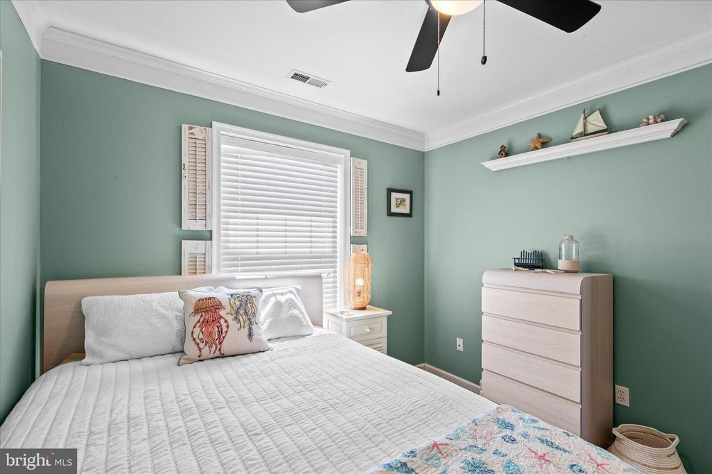 Image 43 of property listing at 121 70TH ST #4, Ocean City, MD 21842